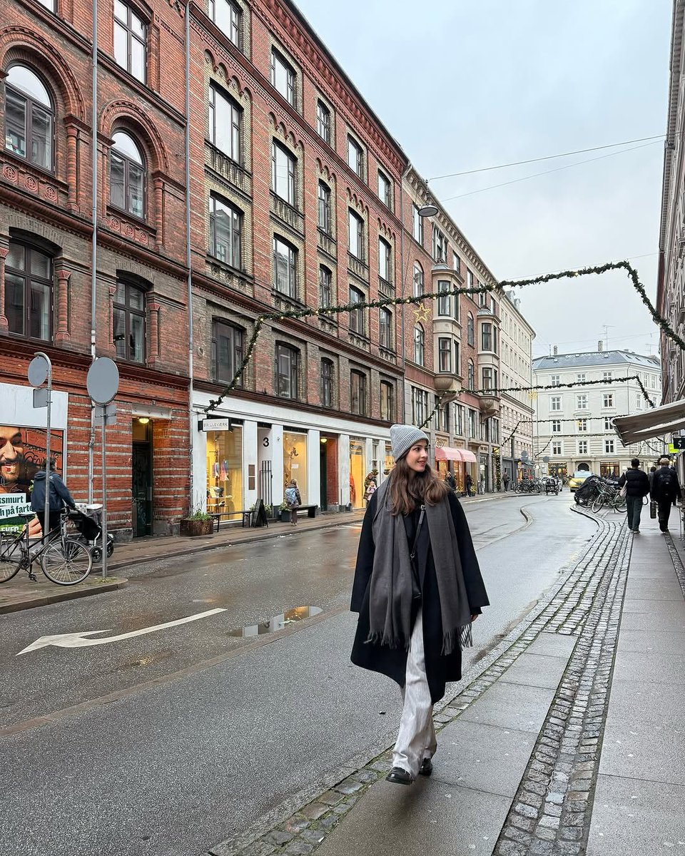 Mina taylor tweet media