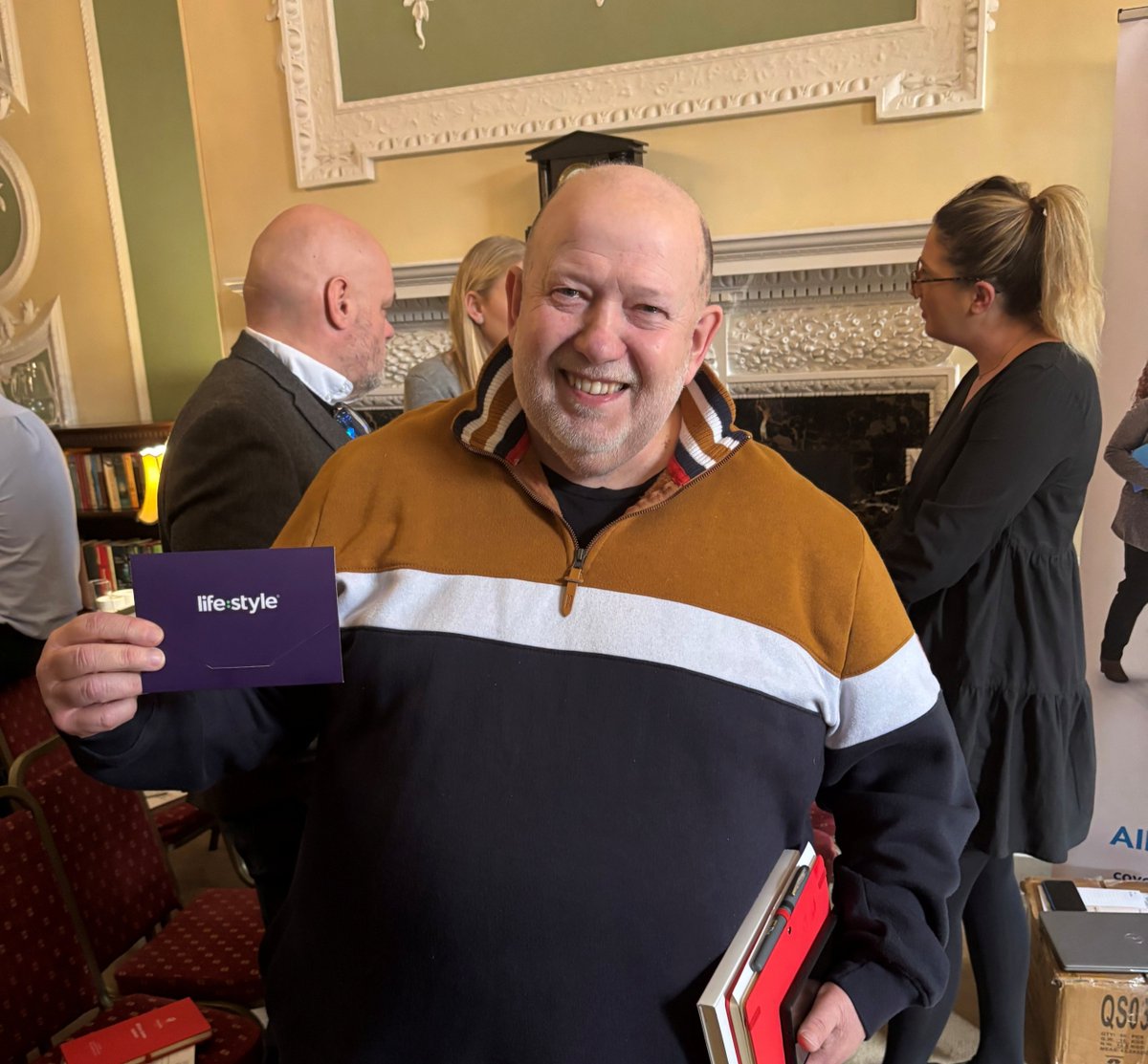 SortRefer tweet media