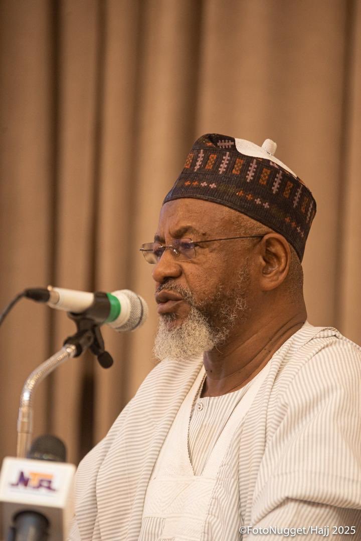 xagreat's tweet photo. Dr. Bashir is my religious leader.

May Allah preserve him. https://t.co/tixn5HJxQQ