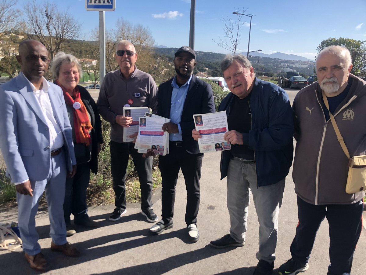 Les militants et sympathisants  <a href="/PCFMarseille15/">PCF Marseille 15</a>  avec Ibrahim Mze, chef de file des communistes du 8ème secteur à la Solidarité pour tractage <a href="/PrintempsMrs/">Le Printemps Marseillais ☀️</a> 
#PCF #Pcf13 #PrintempsMarseillais