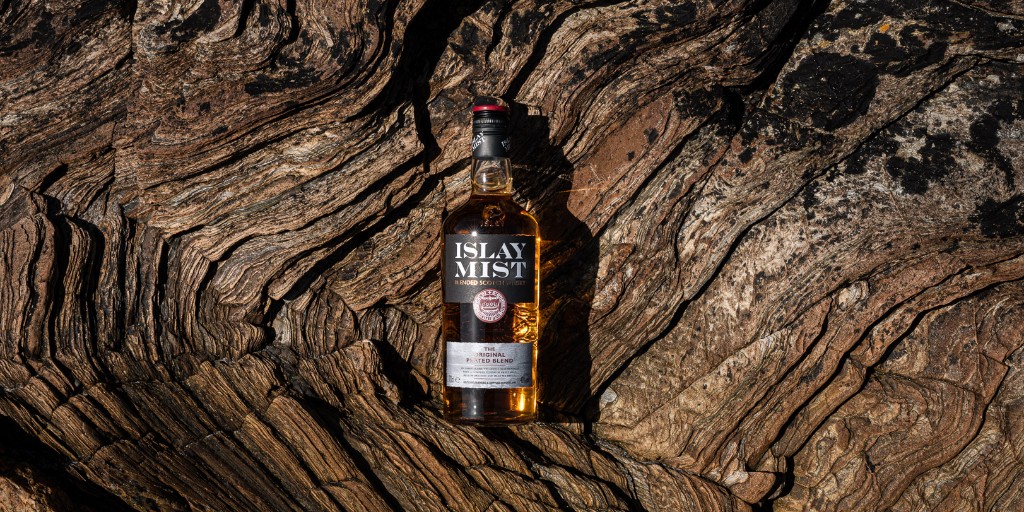 IslayMistWhisky's tweet photo. Inspired by the unmistakable character of Islay.
Islay Mist brings together smooth malt and grain whiskies, finished with a delicate touch of peat smoke.
A dram enjoyed for generations.
Please Drink Responsibly.
#IslayMist #ScotchWhisky #BlendedScotch https://t.co/bvAcnaAjxy
