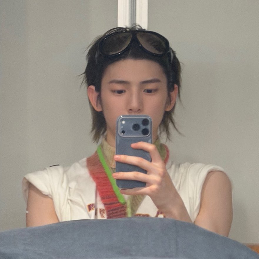 god if u can hear me pls give me forehead juhoon for the entirety of greengreen promotions pls god if u can hear me