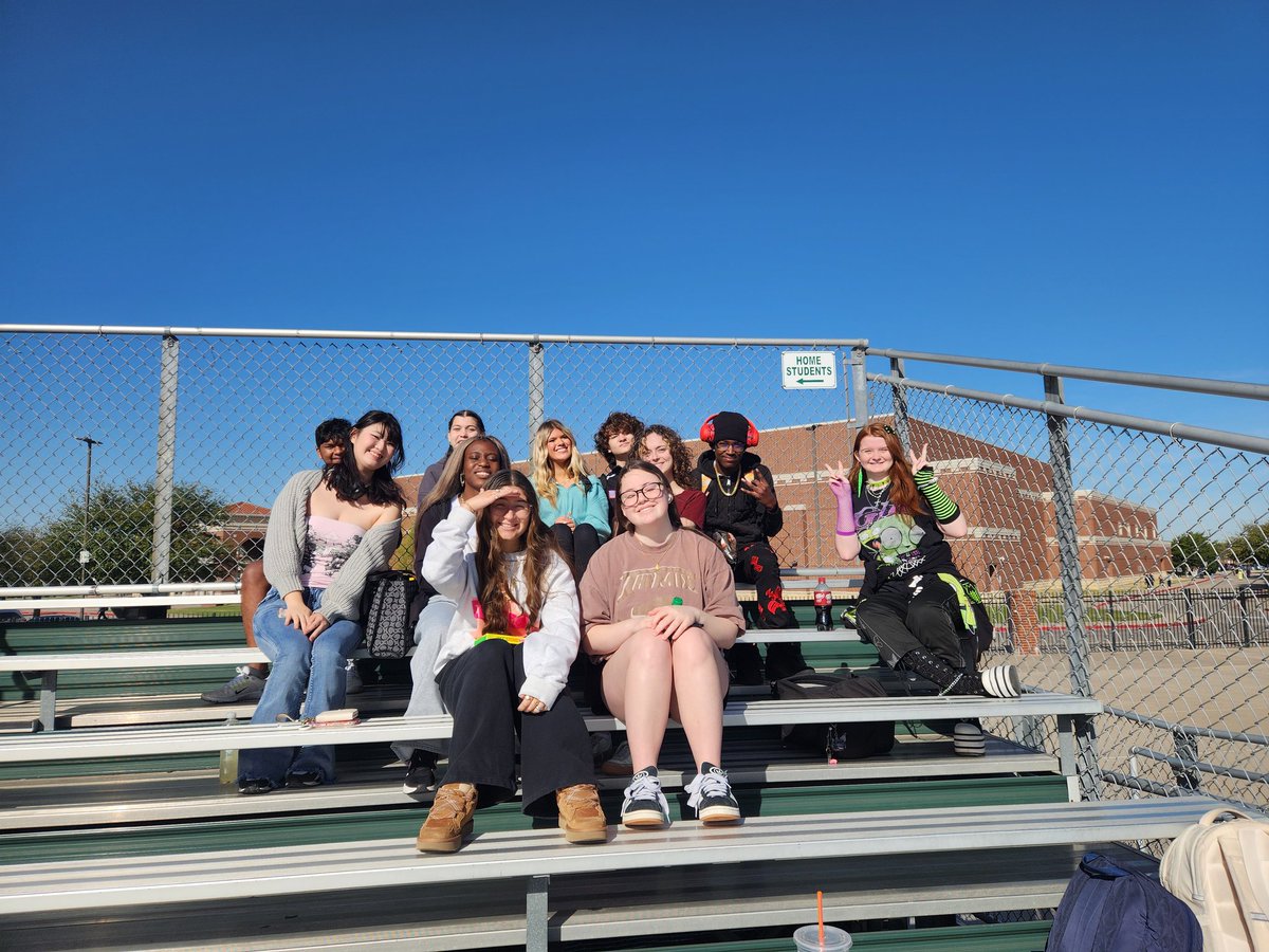 Lindsay Swanson tweet media