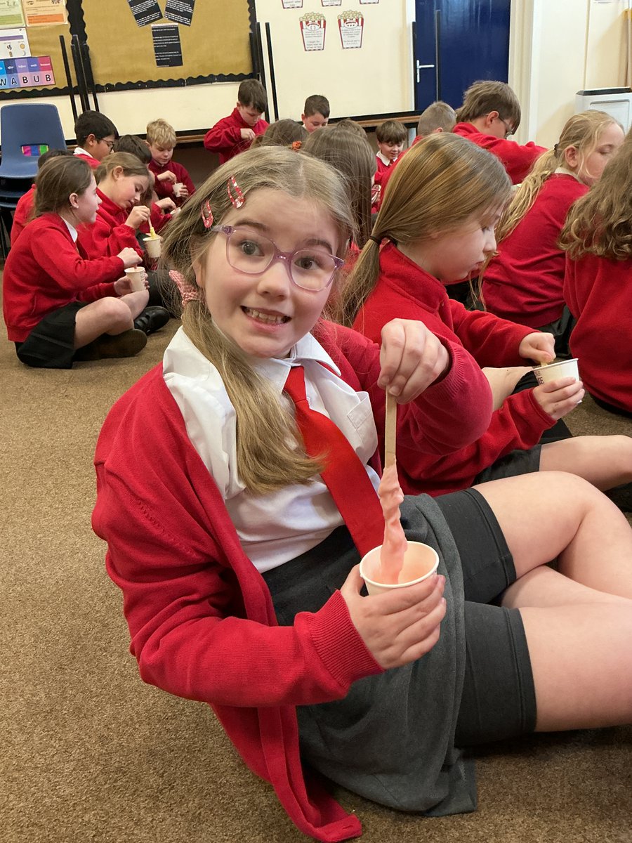 St Saviour CE School tweet media