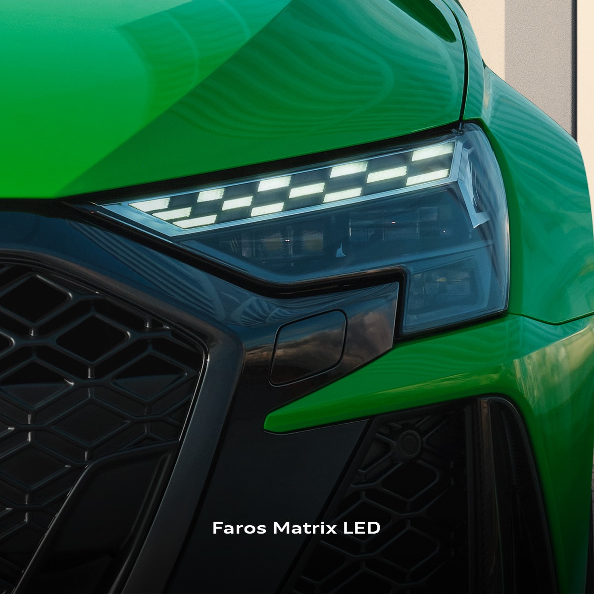 AudideMexico's tweet photo. Desliza para conocer el poder del nuevo Audi RS 3 Sportback.