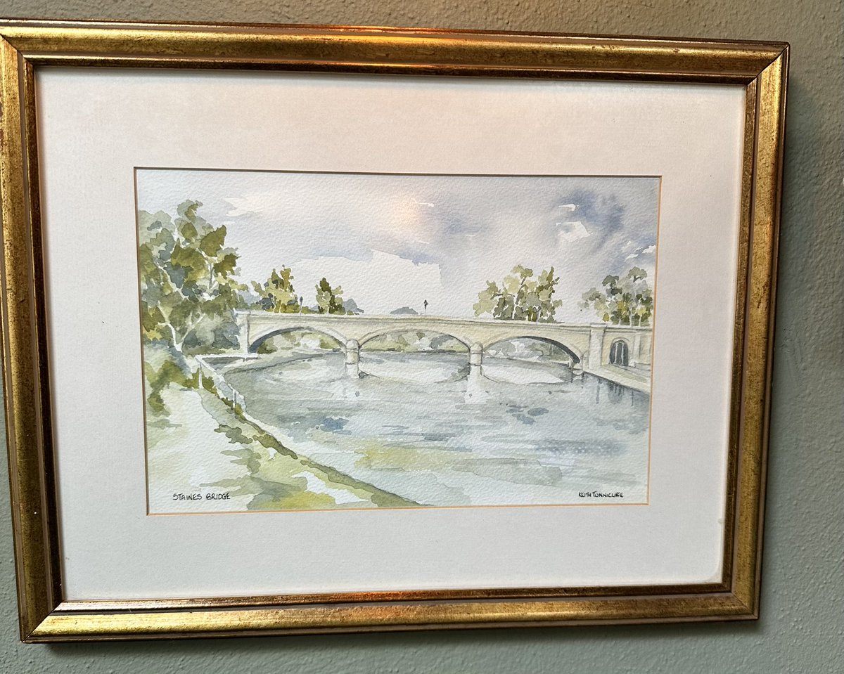 #picoftheday WOW! Over 30 years ago [I know I don’t look it 🤣🤣] The Bells Pub @bellspubstaines bought this local watercolour of The Thames and, despite several landlords and several refurbishments, it is still hanging today! larkstudios.co.uk