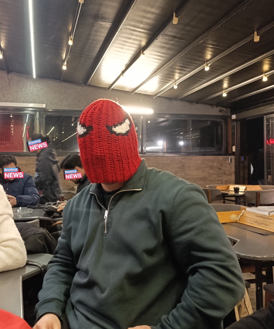 kiz : spidermani cok seviyorum kucukken delisiydim defalarca izledim 
biz ;