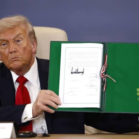 An Arab gentleman is sitting in a millionaire’s restaurant in Dubai having lunch when a disheveled homeless man walks in and sits down next to him..

The man says, “I have a golden lighter. You're gonna want to buy it, but I should warn you, it costs a million dollars.”

The Arab