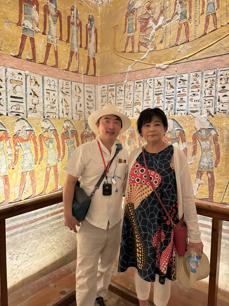 jiaicho's tweet photo. Valley of the Kings on the West Bank of Luxor.  Because the pyramids were being raided for treasures, from about 1500 BC to 1075 BC, the pharos, wives and noblemen were buried in secret locations in the valley.  The famous one being the tomb of King Tutankhamun 😻 https://t.co/TgSColHptW