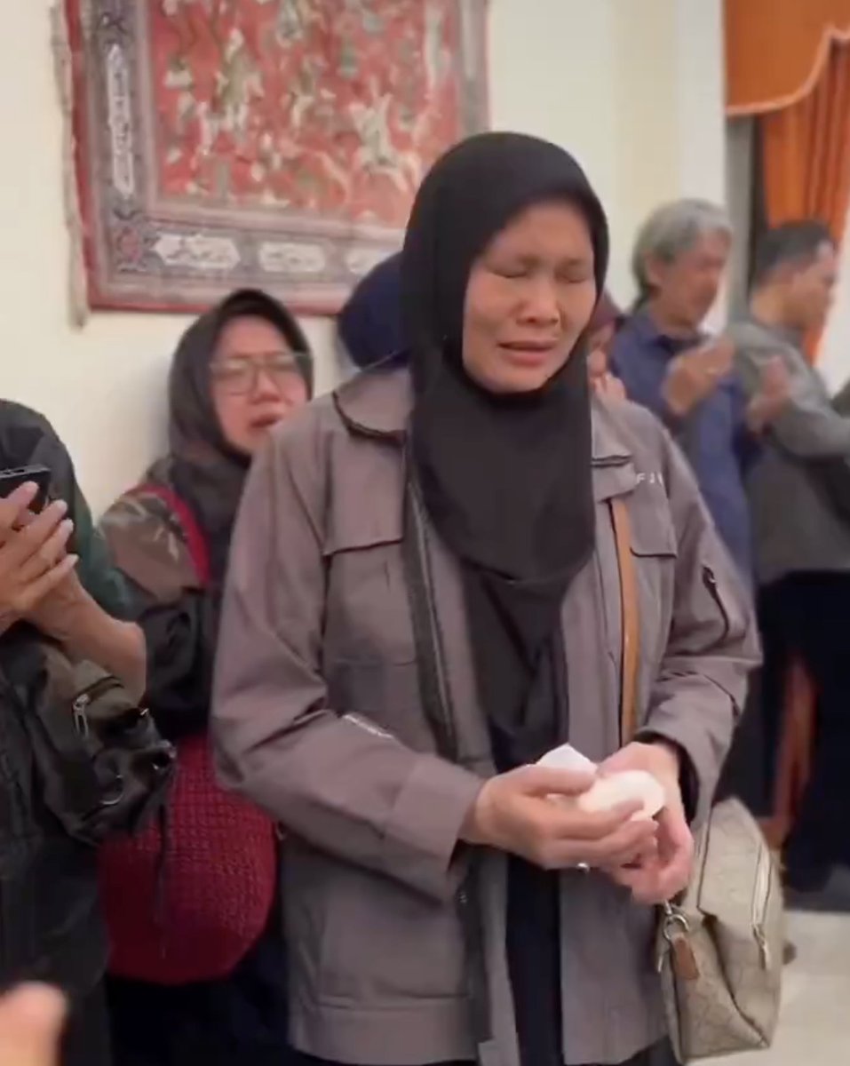 Savakzadeh tweet media