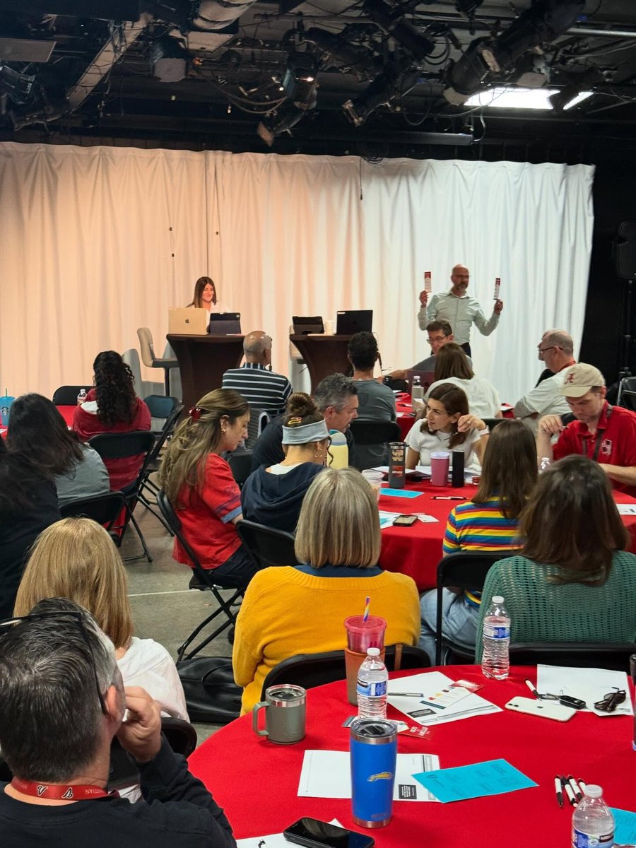 Village Christian School tweet media