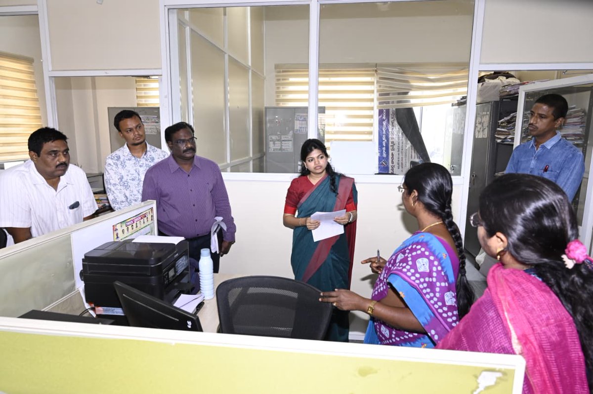 Collector Mahabubabad tweet media