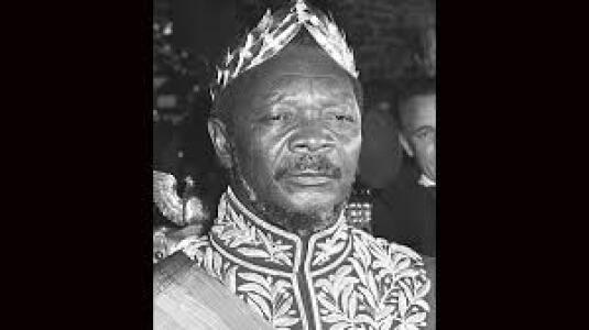 HorrifyingHist1's tweet image. Jean-Bédel Bokassa was a dictator in the Central African Empire who was known for his brutal and oppressive rule, which included accusations of cannibalism and the murder of schoolchildren. #Dictator #CentralAfricanEmpire #ControversialFigure 😱