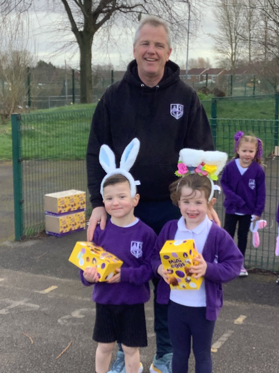 StBenReception's tweet photo. Our Easter bunny fun run! 🐰🥕 https://t.co/z9kEgvoUbV