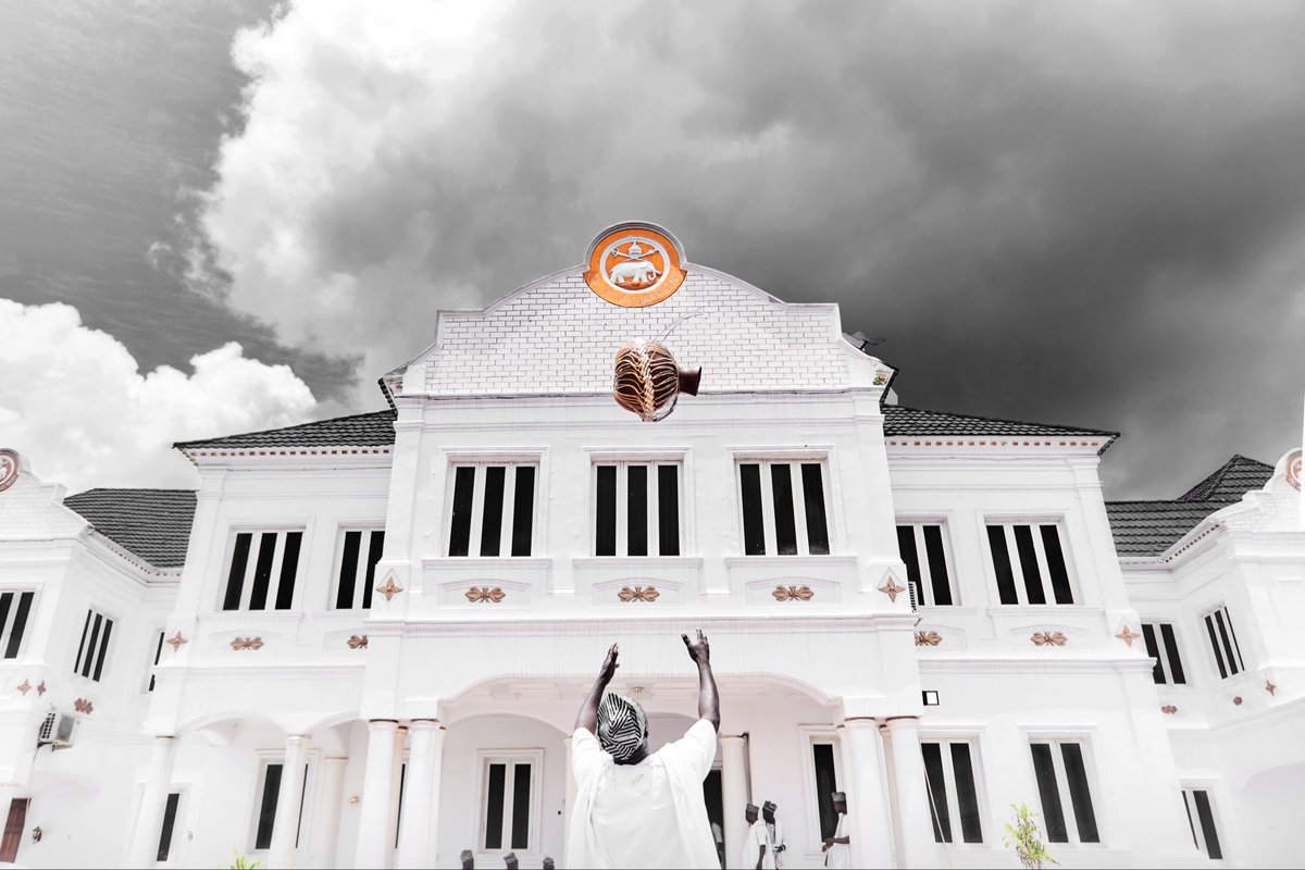 afvisuals01's tweet photo. Orule Olofin Ajalaye 
The permanent residence of the Ooni Ojaja II https://t.co/FO1UPVgRSD