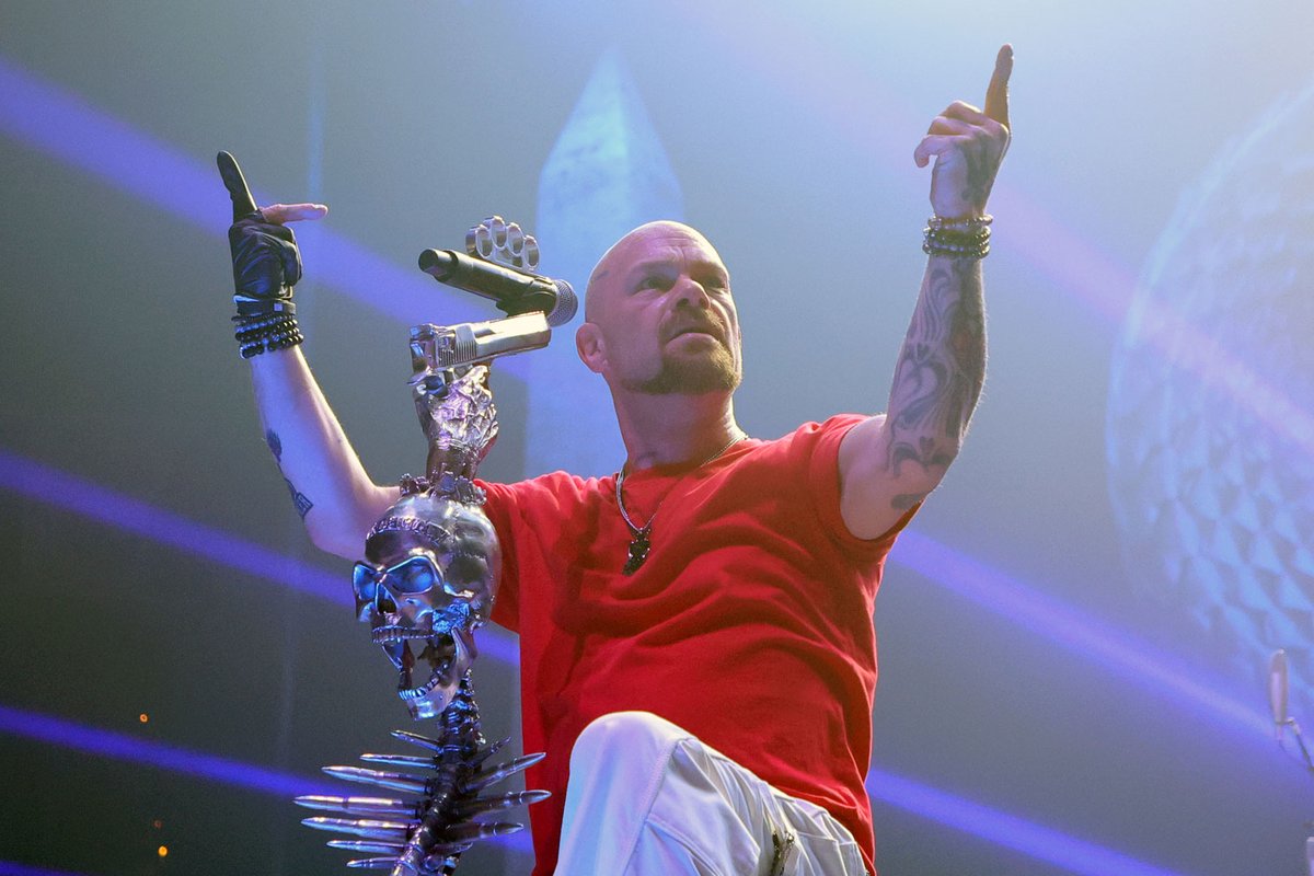 Loudwire tweet media