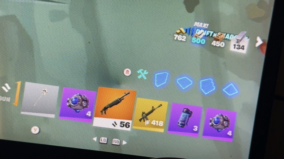 𝐓𝟐𝐑 Deadstockbart LIVE ON TWITCH DAILY tweet media