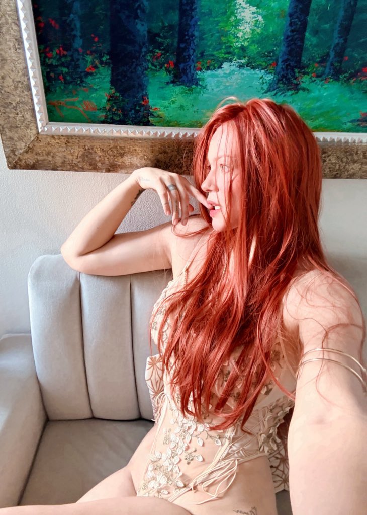 gatasinbots26's tweet photo. 🌞🧡❤️‍🔥una foto así, como que solo quiero pantallar en Twitter.🤭 https://t.co/apOferQQqI