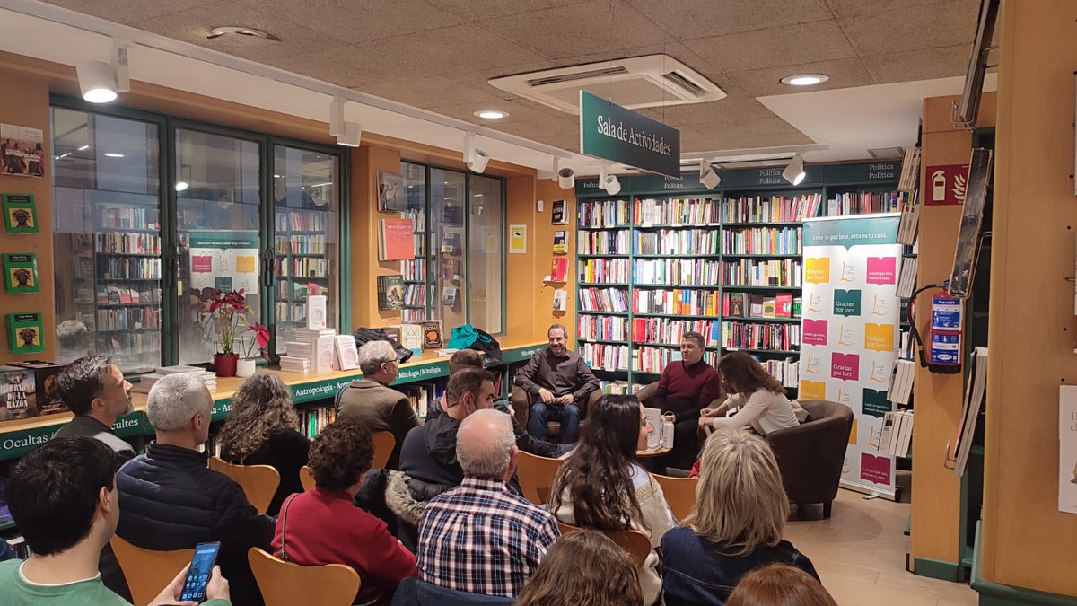 Editorial Crítica tweet media