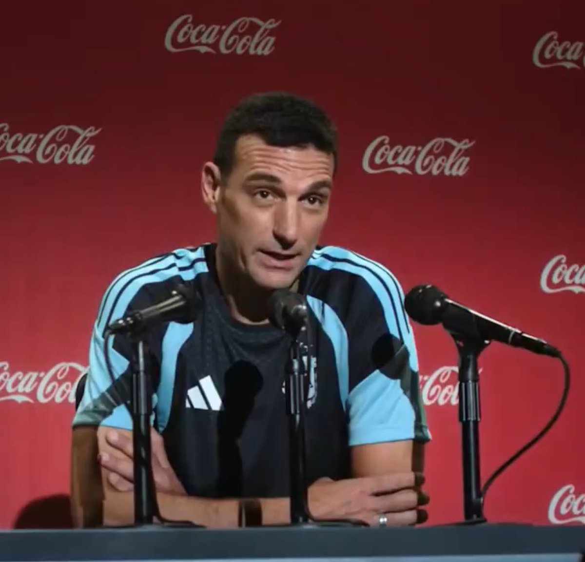 عمرو tweet media