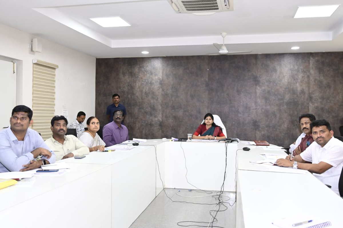 Collector Mahabubabad tweet media