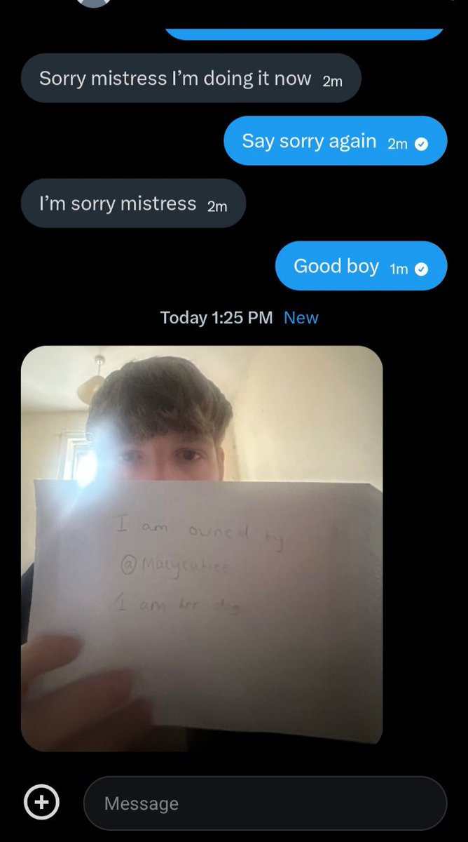 Macycutiee's tweet photo. Look at this disgusting dog submitting to me with his handwritten note and licking the toilet seat just like he was told.

Throne in bio, send now losers.

Findom paypig walletdrain humanatm manscam cash money femdom scamfetish https://t.co/D5VqnHJcZW