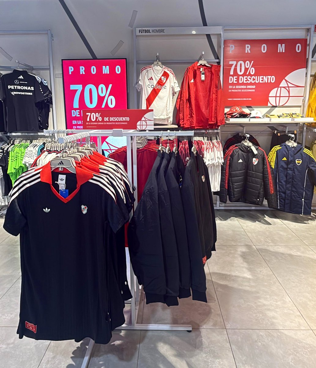 ⚠️  ATENTOS OUTLET ADIDAS ⚠️

Segunda prenda al 70% con muchas camisetas e indumentaria de RIVER. 

📍La foto es del local en Distrito Arcos.
