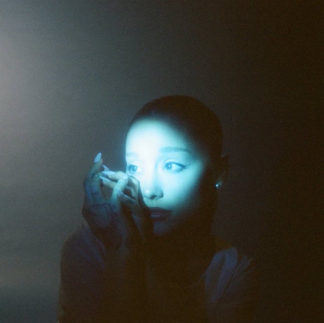 TheePopGossip's tweet photo. Ariana Grande is allegedly featured on Zara Larsson’s “Blue Moon (Remix)” from the Midnight Sun (Deluxe). https://t.co/qkvUyGr88k