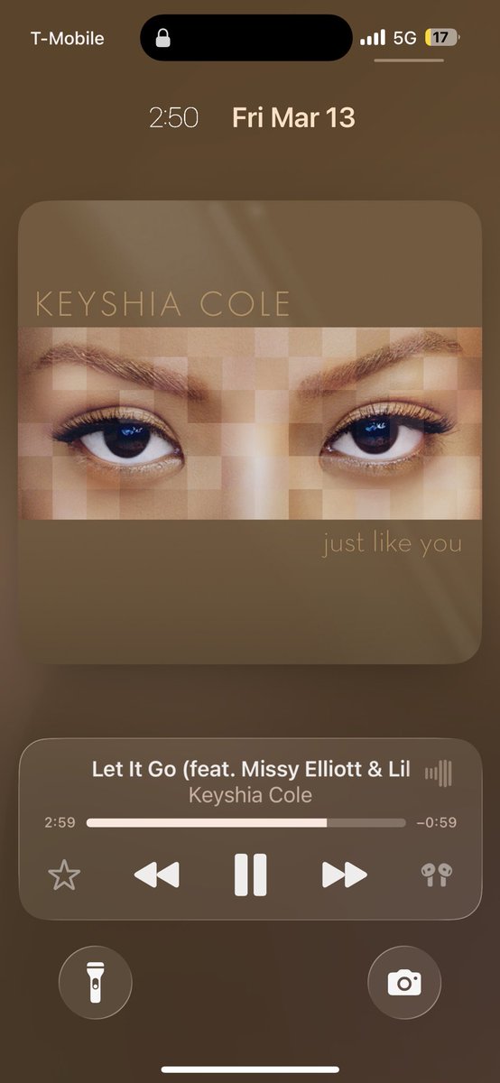 Something about this song makes me want to go get my hair in a 27 piece 🤣🤣🤣