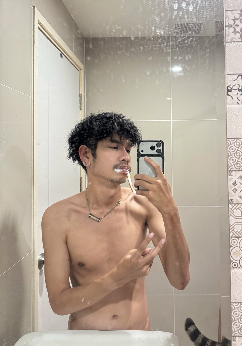 ขอโทษที่หุ่นไม่เสว