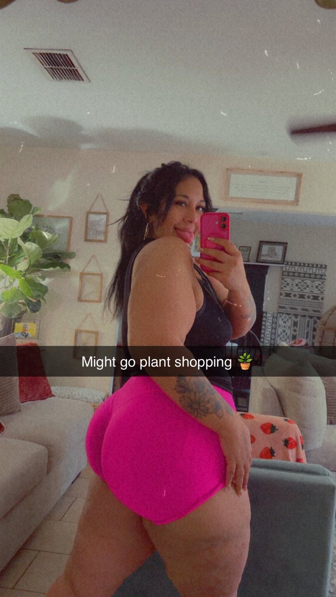 AvalosChelley36's tweet photo. I’ll take a #pothos, #fiddleleaffig, #SOP, #SOH, #Birdofparadise!
And someone to fund my plant addiction 😂.
#FYP #FYOPplus #fypviraltwitter #fypシ #viral #texas #thickFit #latina https://t.co/81nsDwIAvk