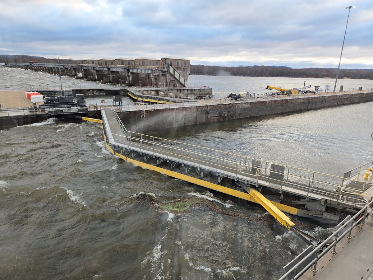 St Paul USACE tweet media