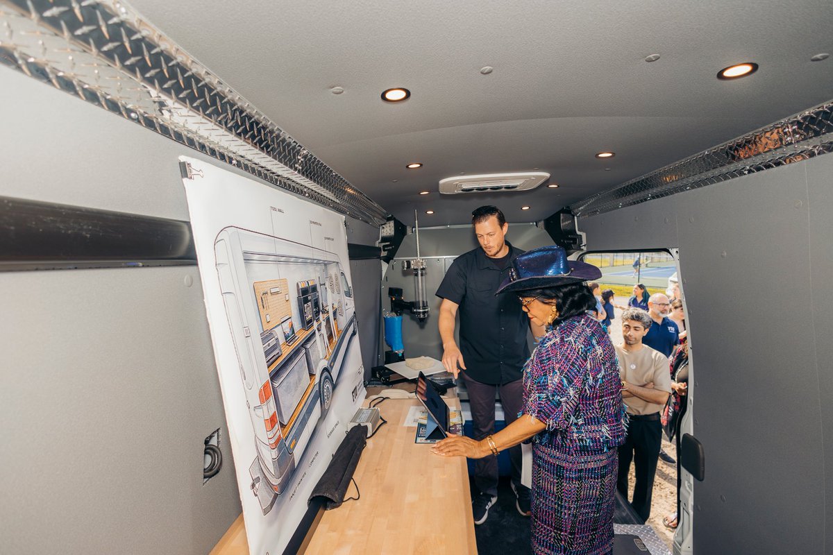 Rep. Frederica Wilson tweet media