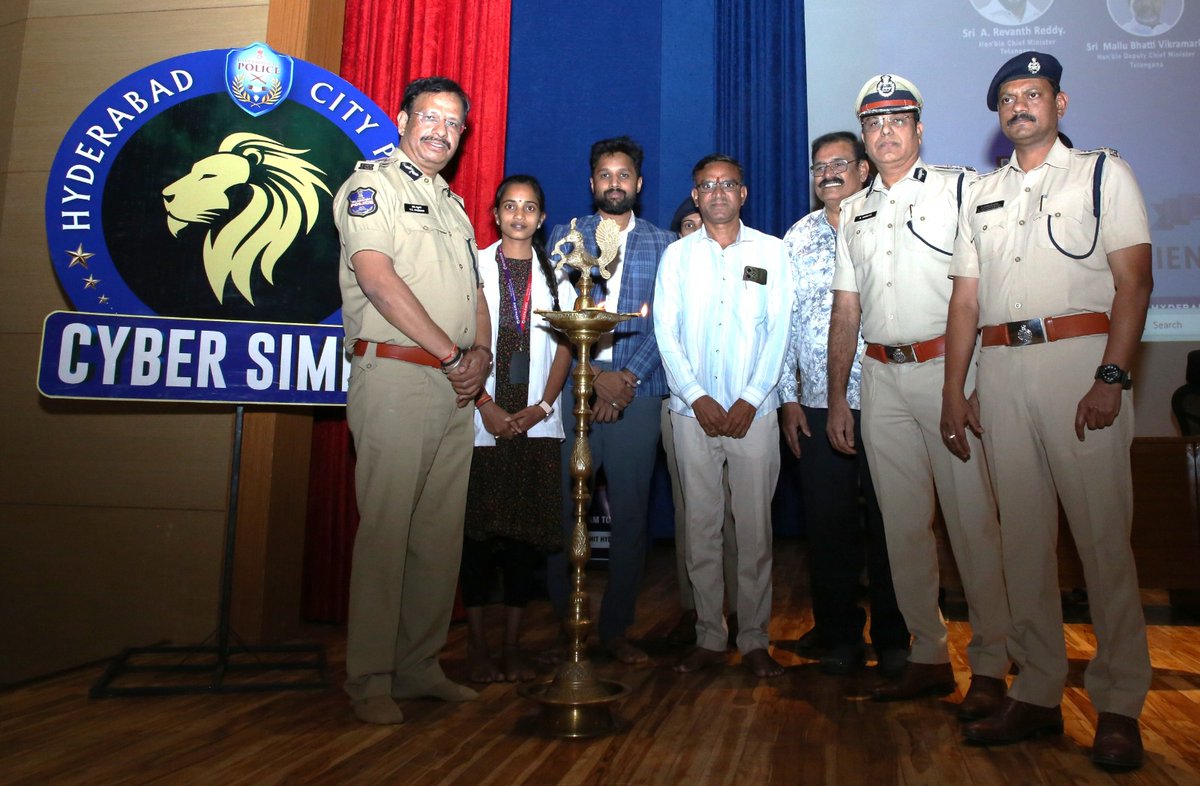 NewsMeter_In's tweet photo. #Hyderabad:
@hydcitypolice Commissioner V.C. @SajjanarVC_IPS, IPS, urged #citizens to actively spread #cybercrime awareness at the #CyberSimba Volunteer Orientation held at #TGiCCC, #BanjaraHills.
Launched under ‘#JagrutHyderabad – #SurakshitHyderabad’, the #CyberSimba initiative has already enrolled 1,717 #volunteers, who reached 2 lakh people through 5,118 awareness drives.
He warned about rising scams like #digitalarrest, #faketrading and #investmentfrauds, advising people, especially #women and #youth,to be cautious #online.
#Citizens were urged to report cybercrime immediately to 1930 during the ‘#GoldenHour’ to improve chances of recovering lost money.
#Victims can also file #FIRs online through ‘C-Mitra’ without visiting a police station.