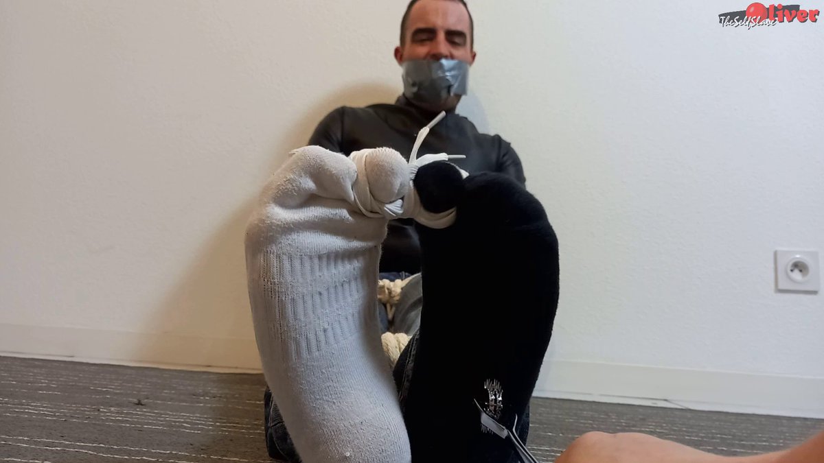 OliverTheSelfSlave tweet media