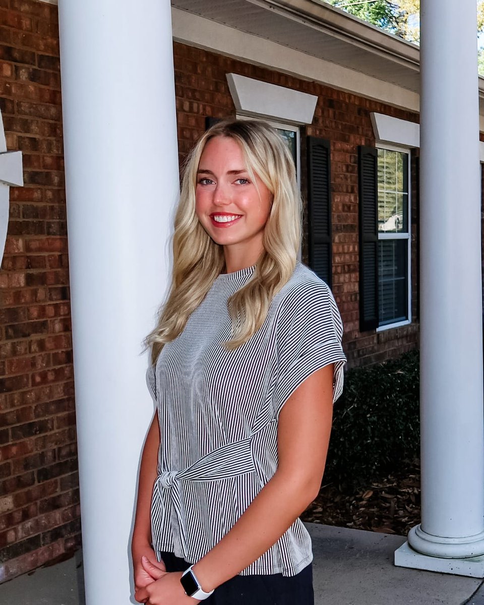 GonzaloLawPLLC's tweet image. 🌟Team Member Spotlight🌟

Meet Julia Heimstead, our Legal &amp;amp; Executive Administrative Assistant at Gonzalo Law. Her professionalism, organization, and dedication make a real impact on our team and the clients we serve. Thank you, Julia! 🙌

#TeamSpotlight #GonzaloLaw #LawFirmLife