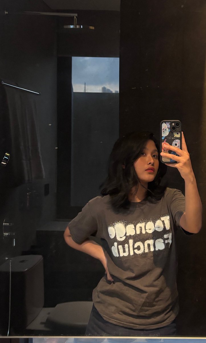 frou-frou foxes in midsummer fires tweet media