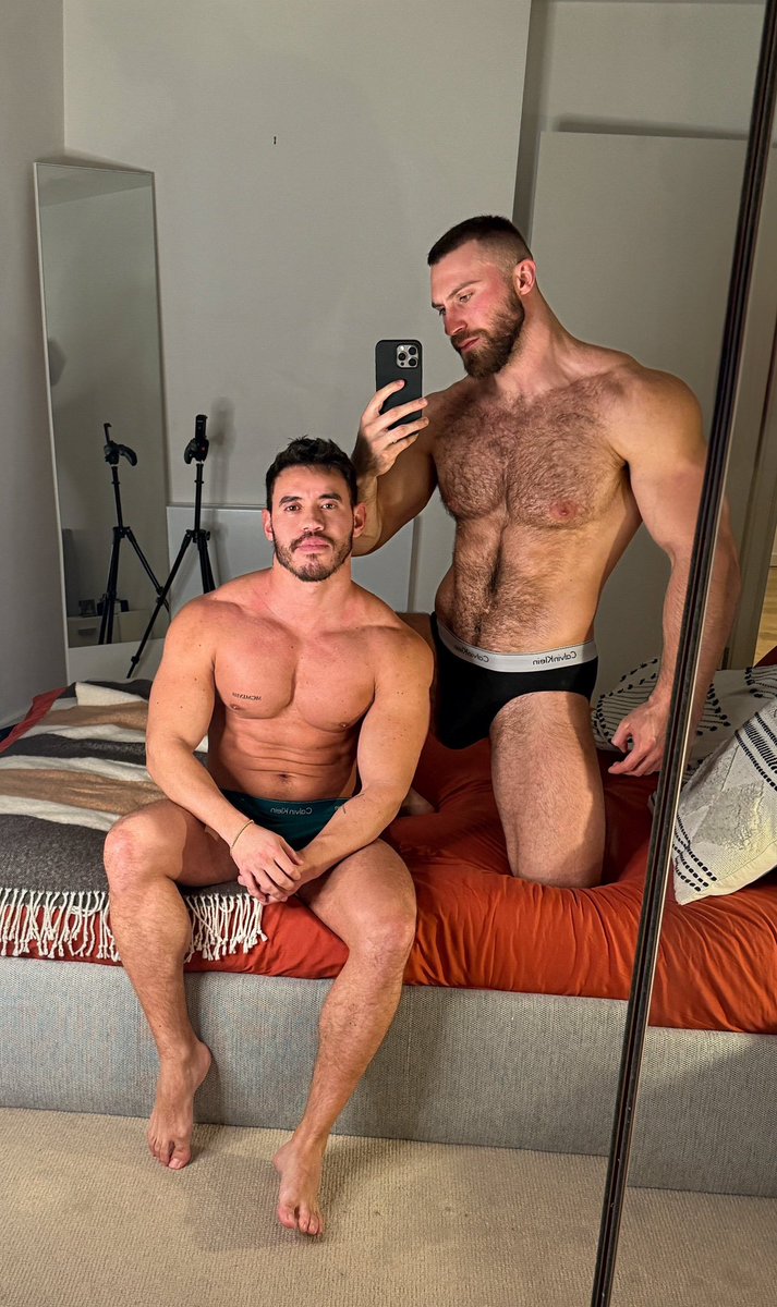 OliverHuntxxx's tweet photo. Late night snack 😏
@Balkan_VKing https://t.co/ptZTjv1e2r