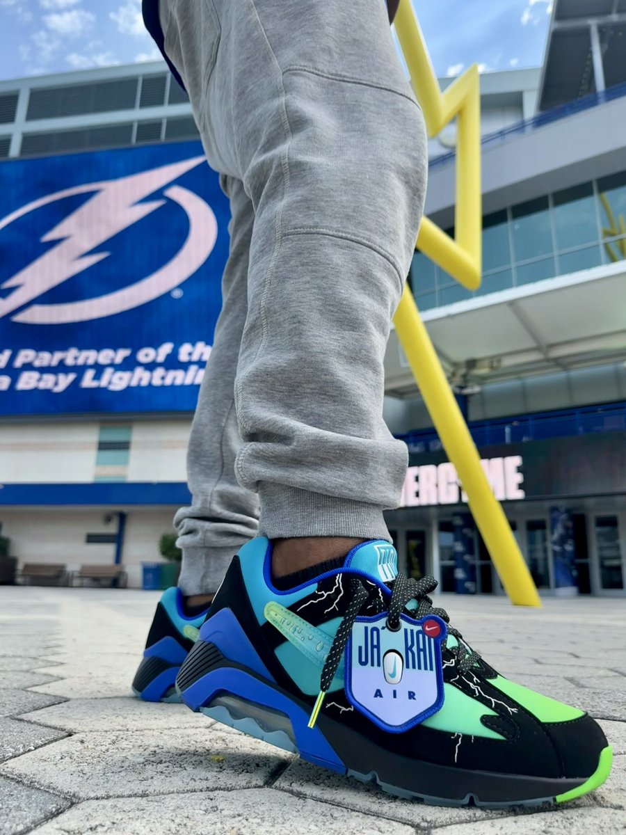 RobGoncopski's tweet photo. Only 180 I own, but the elasticity of the material on the upper makes for quite a comfortable sneaker. Day 13 of #marchMAXness #kotd Nike
Air Max 180 Doernbecher ‘JA KAI’
#AirMaxMonth #am180 #firefridays #yoursneakersaredope @hisexcellence79 https://t.co/c6YzkoSnoF