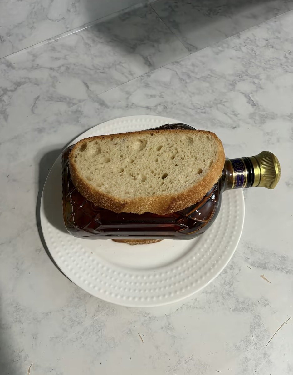KalvinChestnut's tweet photo. Made a sandwich for breakfast this morning https://t.co/STYcIPjSU1