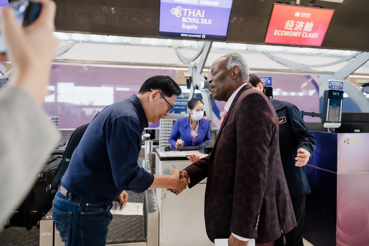 TheDLvoice's tweet photo. Pictures as Pastor W. F. Kumuyi's arrives Thailand for GCK in Thailand which began today. 
March 13 - 15, 2026.
5 PM local time. 
Venue: National Sports University, Mahasarakham Campus (Physical Education) Stadium. 
Stream an https://t.co/fzSfIO7qym

#GCKinThailand 
#PastorKumuyi https://t.co/osrGj5uYh0