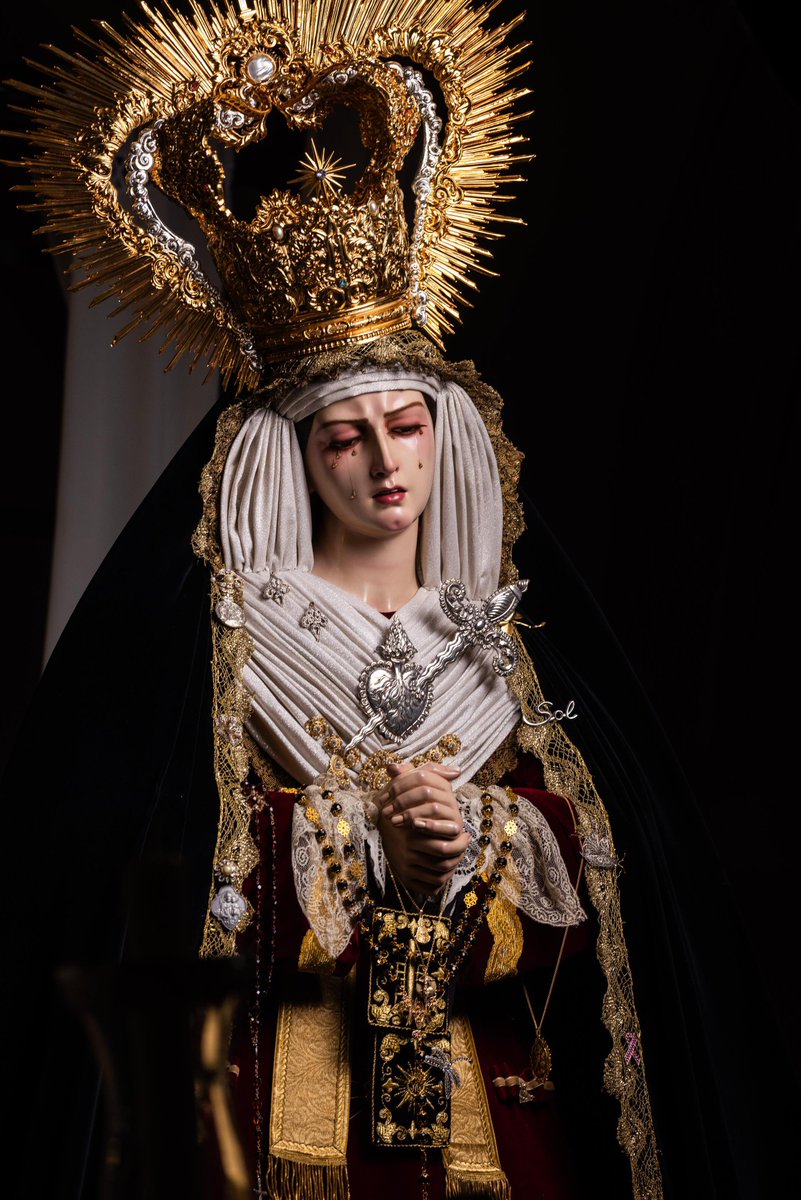 ntrasradelsol's tweet photo. SALIDA PROCESIONAL 2026 |

Así se dispone Nuestra Señora del Sol, vestida de Reina, sobre su trono procesional de cara a su salida el próximo domingo 15 de Marzo por el Barrio de la Victoria.

🪡 @AlvaroPerogil

📷 @LMFotosCofrades

#CofradiasMLG #VisperasMLG https://t.co/6AEjkDXAvQ