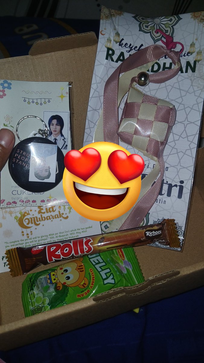 IImas86245's tweet photo. Thankyou ka buat freebiesnya lucukk bangeett😭🤏🤏 @suniiesday 

Maaf baru up, kemarin dateng nya malem jadi kelupaan😭🙏 https://t.co/hwyktQMmdJ