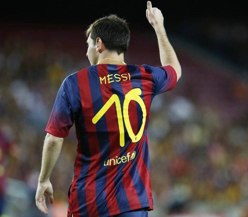 ❗| The numbers on Barcelona players’ shirts against Newcastle United in the second leg will feature a special typeface designed by Anna Vives, a young Catalan artist with Down syndrome.

The initiative, coordinated by the Barça Foundation, forms part of the awareness activities