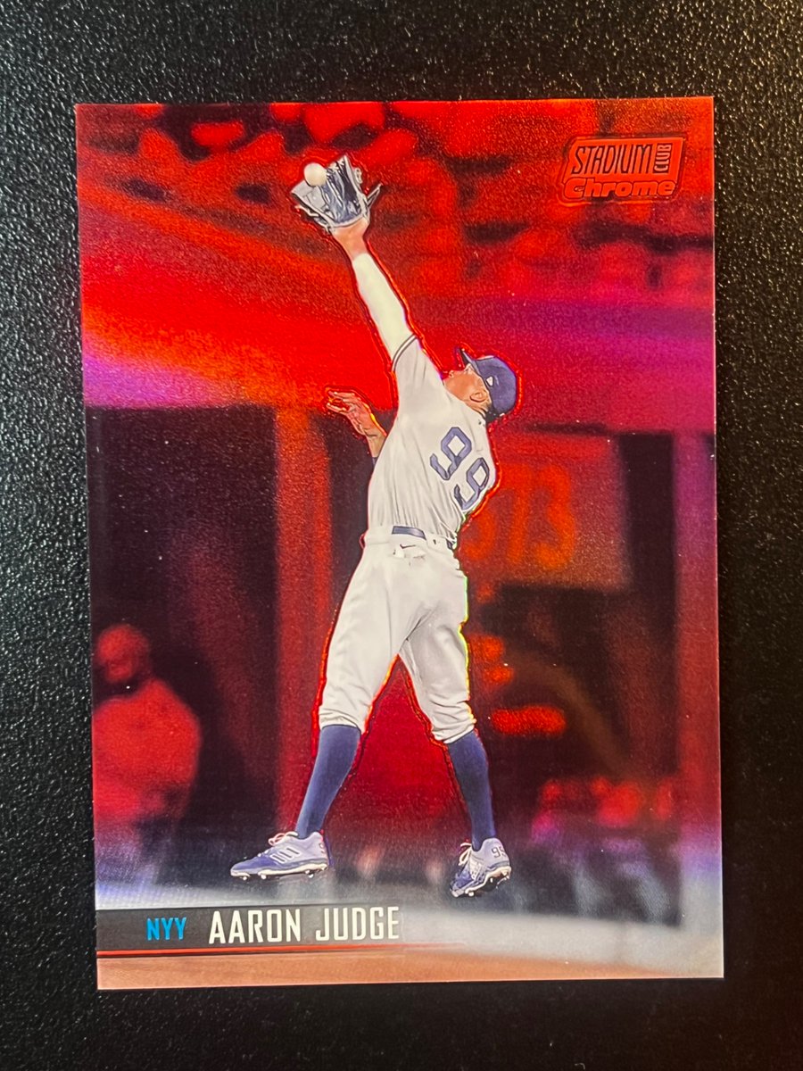 PackFreshPapi's tweet photo. Judge Red Refractor /5
#AaronJudgeCards https://t.co/BNQyQ4IFVm