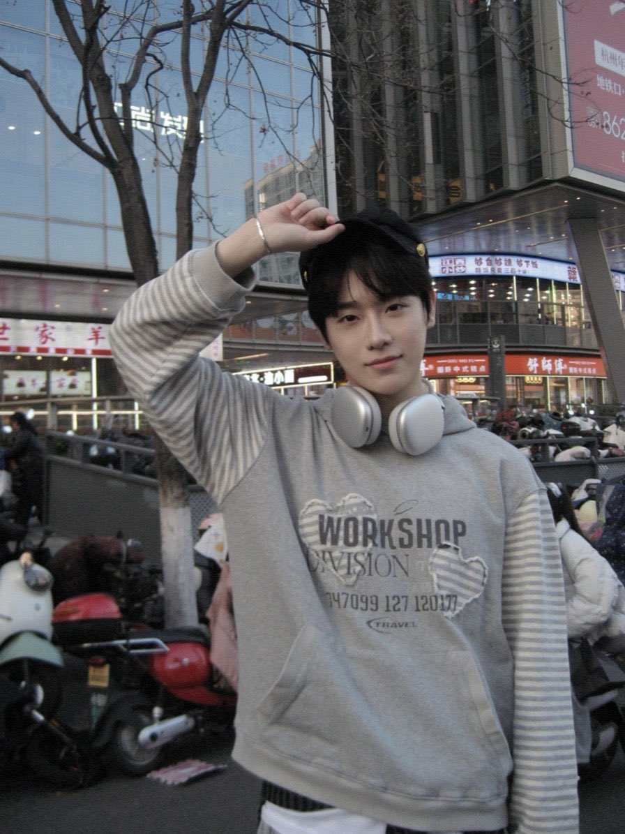 wixkxio's tweet photo. ㅋㅋㅋㅋㅋㅋㅋㅋ 귀여워 https://t.co/hqH0VtHOfz