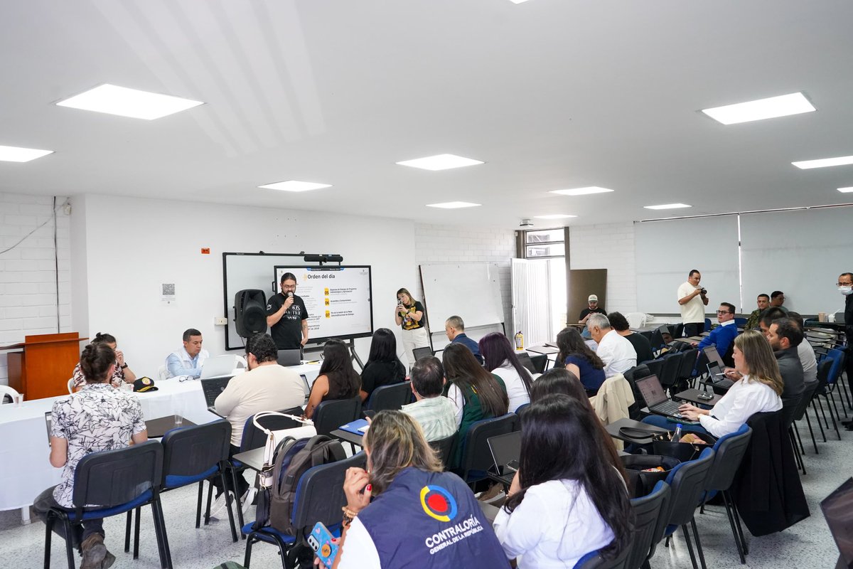 RegionesCP's tweet photo. Por la garantía de los derechos de la niñez indígena en Pueblo Rico, Risaralda, realizamos seguimiento al cumplimiento de la Sentencia T-187 de 2018, que ordena asegurar agua potable, seguridad alimentaria y salud digna para los niños y niñas Embera de los resguardos Unificado y Gito Dokabú.

En articulación interinstitucional e intercultural con las autoridades indígenas, avanzamos en acciones concretas para superar las causas estructurales de la vulneración de derechos y, junto al gobierno del presidente @petrogustavo, seguir protegiendo la vida, la dignidad y el futuro de la niñez indígena.