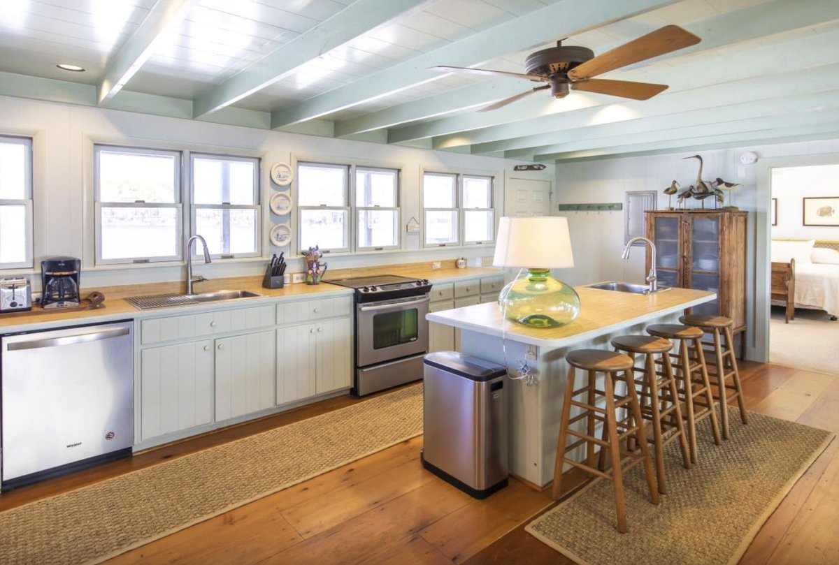 Five-Star Friday! ⭐️⭐️⭐️⭐️⭐️  "A beautiful home on a beautiful beach! Proctor House has been our vacation home for 3 years!”

beautifulbeach.com/vacation-renta…

#vacationrental #familyvacation #BeachfrontLiving #duneallenbeach #SoWal #vacationmode #beachfront #30A #beautifulbeach