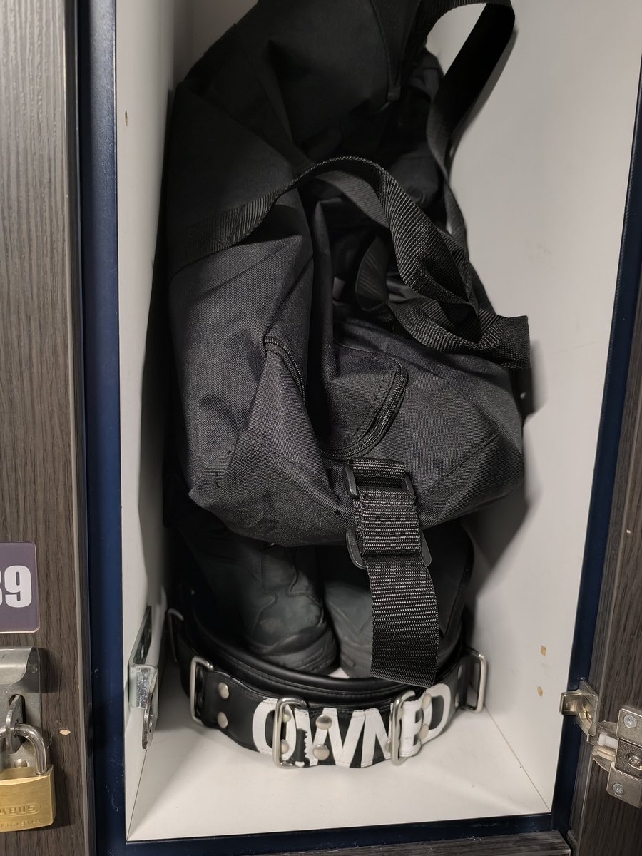 Being "free" in the Gym but the collar ist waiting in the locker.