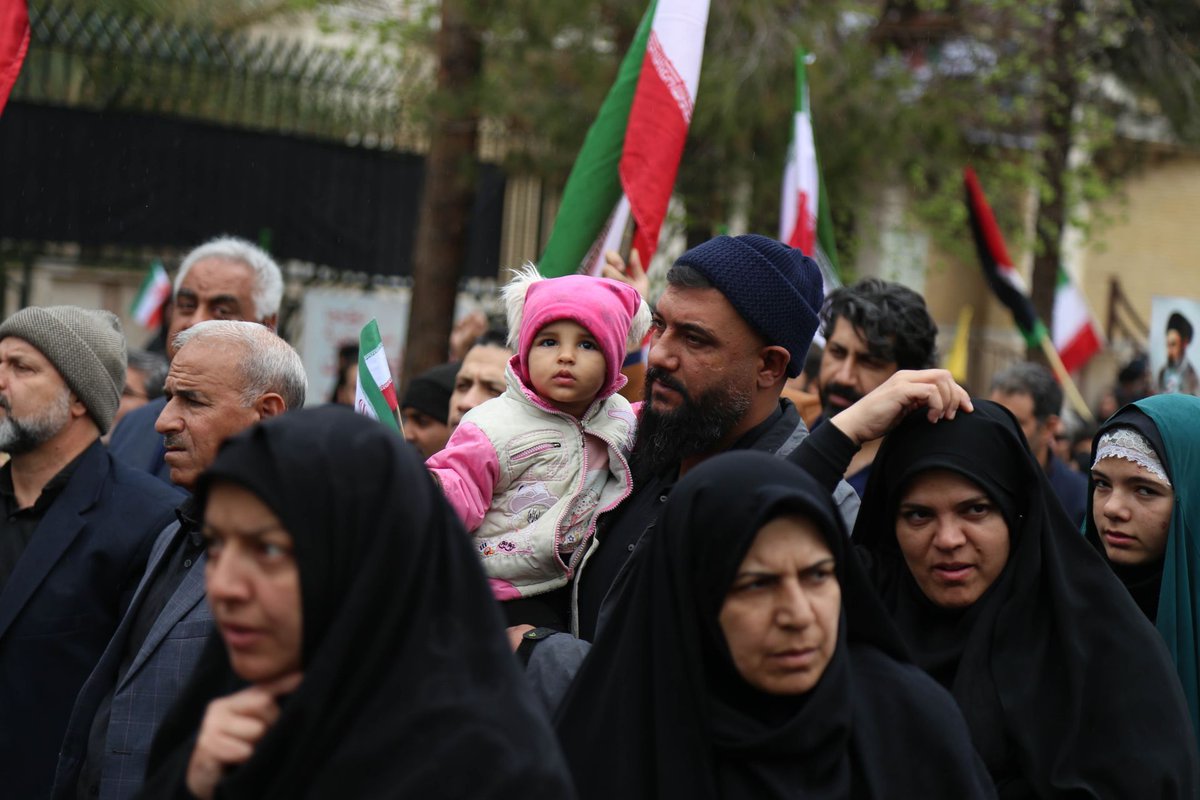 قدس، دفتر خونین شجاعت و مقاومت اسلامی است. هرگلبرگ این دفتر، یادمان حماسه ای ماندگار، فریادی بی کرانه و مظلومیتی بی مرز است.

#ملت_قدس
#ایران_بیت_المقدس